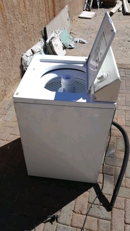 8.2kg whirlpool washing machine
