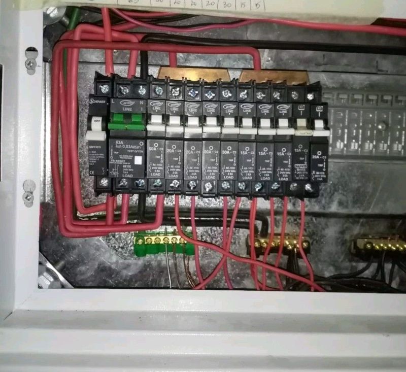Electrician in Chatsworth
