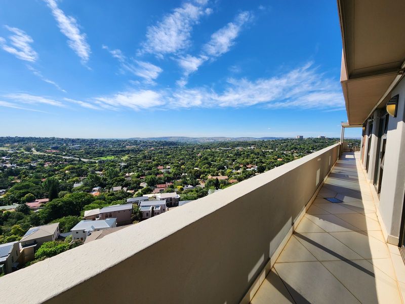 One of a Kind 3 Bedroom Penthouse with Unrivalled Views and Full Solar
