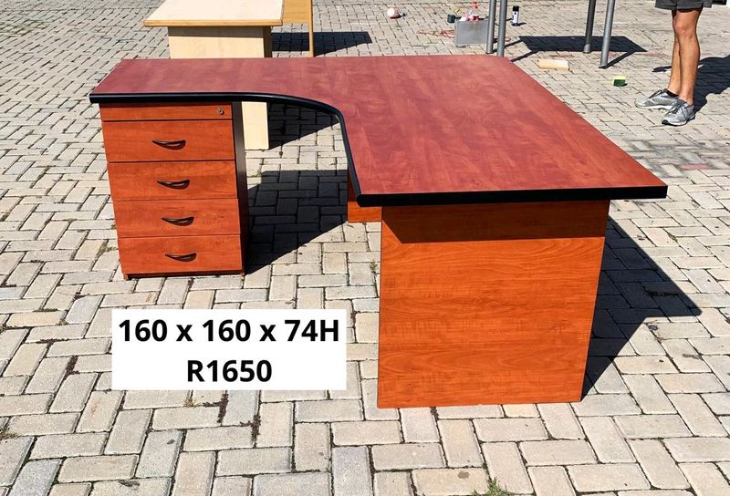 EXCELLENT QUALITY WORK STATION L SHAPE DESK FOR SALE