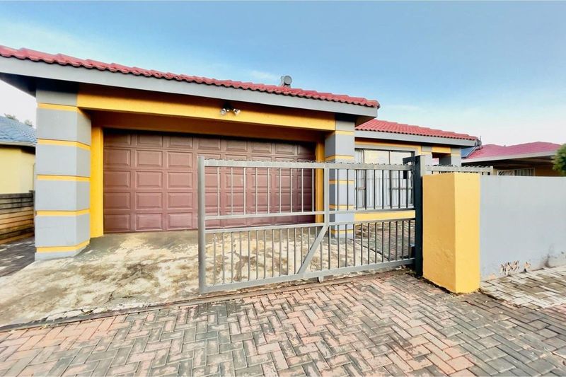 THREE BEDROOM HOUSE FOR SALE