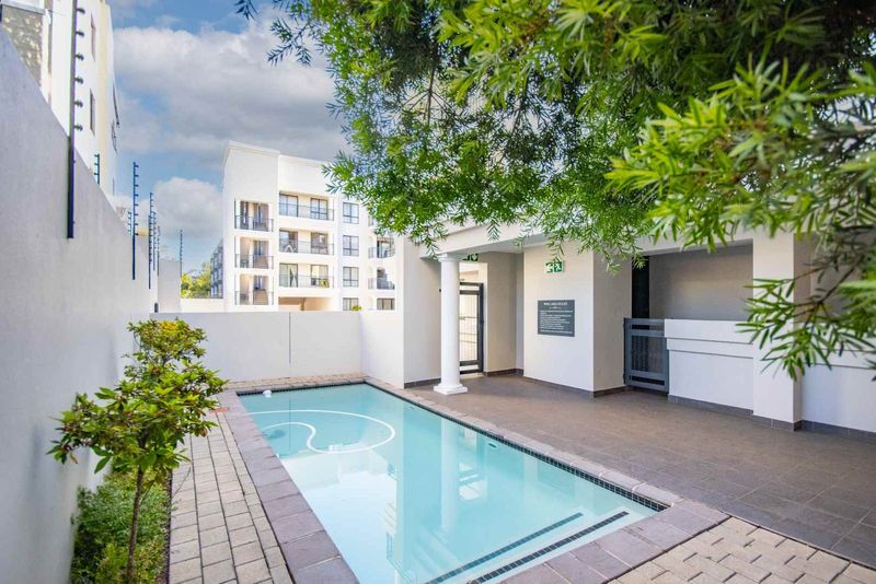 Great Investment Oppertunity!Stunning Modern 2 bedroom apartment for Sale in Rivonia.