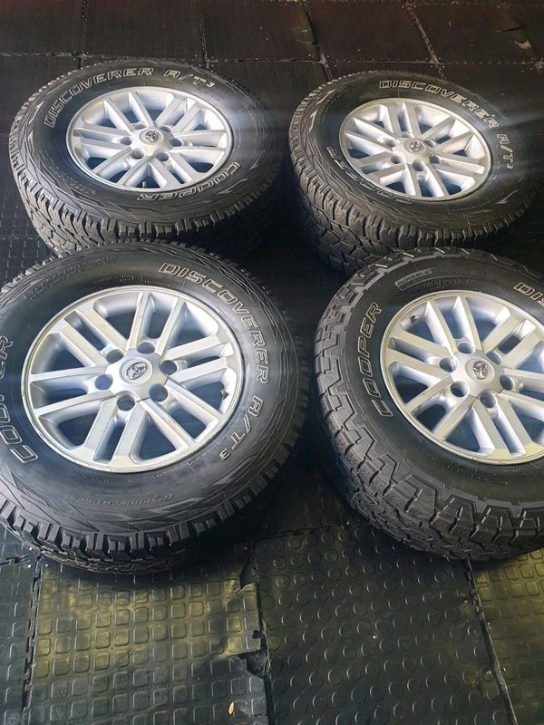 17 inch toyota hilux mags with 265 70 r17 good second hand copper discoverer tires.
