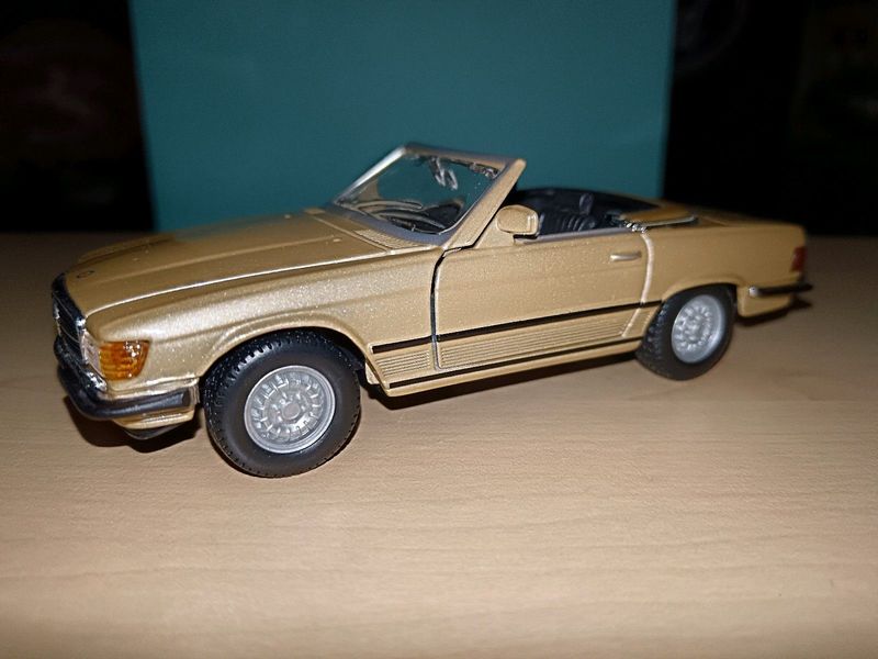 1977 mercedes benz 450 sl 1:32 die cast model car