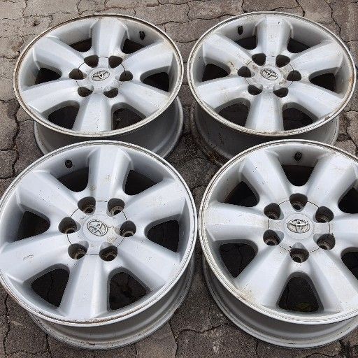 17&#34; Hilux / Fortuner mags