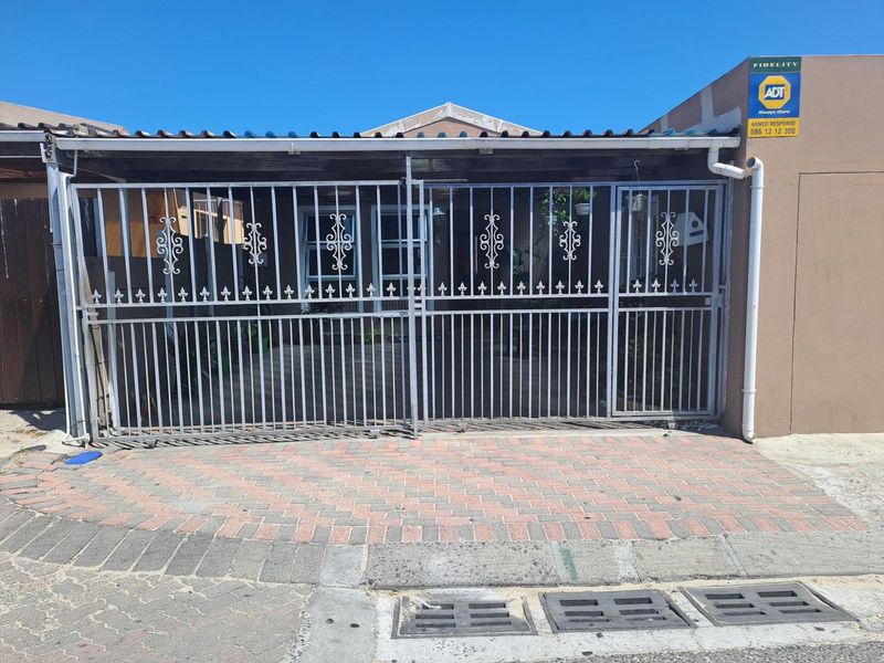 3 Bedroom Home For Sale In Strandfrontein