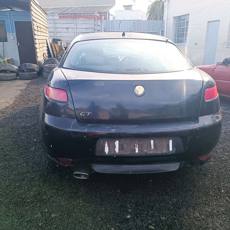 Alfa GT 1.9L stripping for spares
