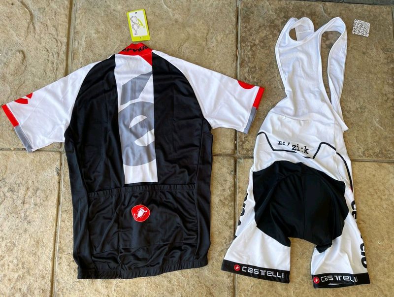 Brand new cervel cycling top and bib size s