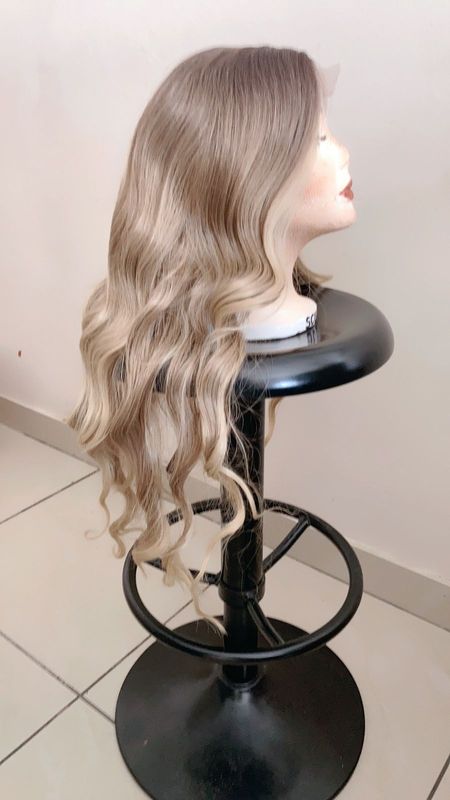 Ombre blonde long Natural wave synthetic wig with centre part for sale