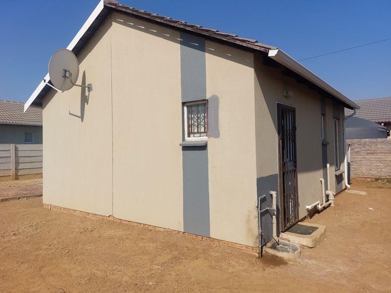 2 Bedroom House To Let in Savanna City