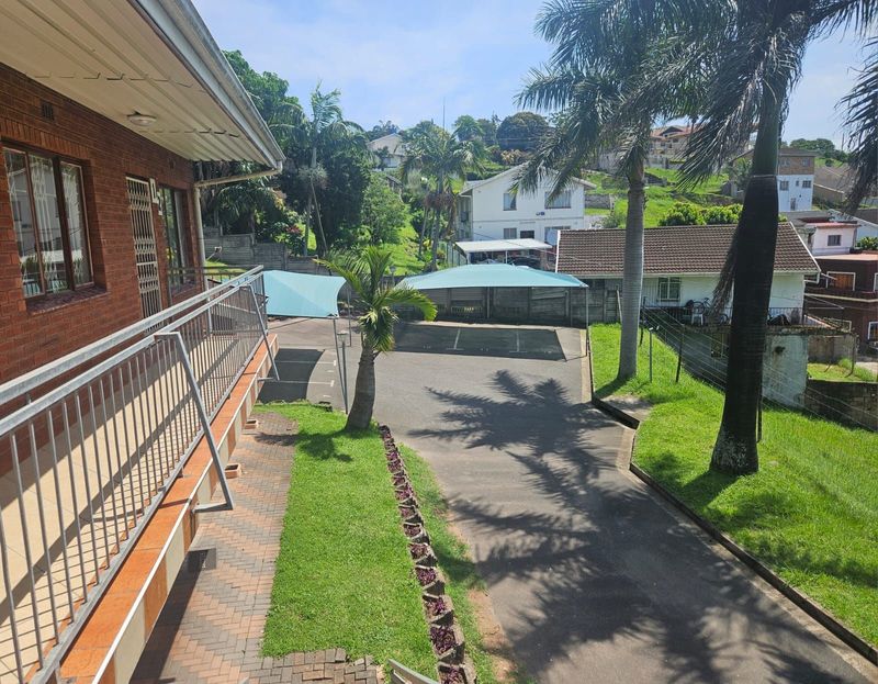 Charming 2 Bedroom Apartment/Flat for Sale in Umhlatuzana for R780,000