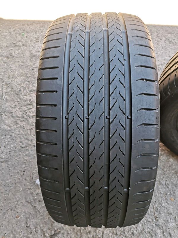 1x 255/35/21  Continental Ecocontact 6 normal Tyres, 95%thread no repairs