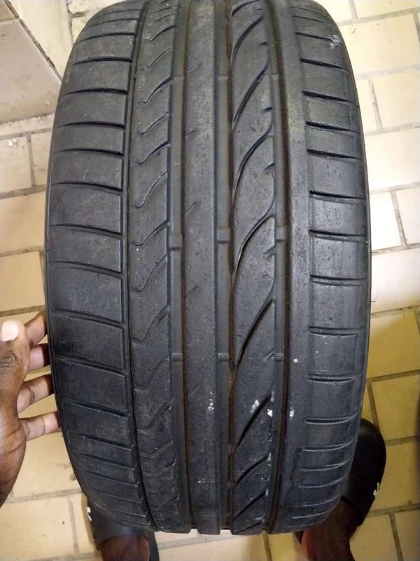 One 235 35 19 bridgestone run flat tyre with 90% treads available