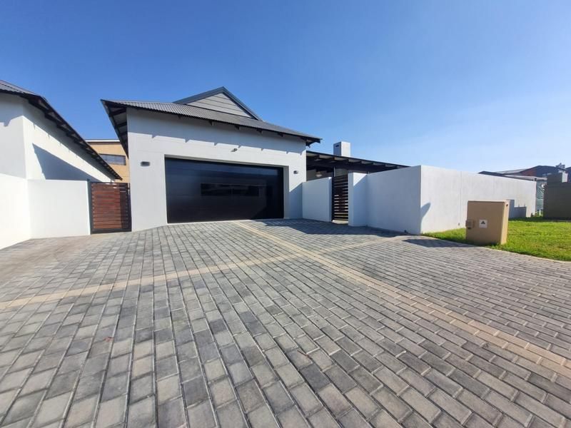 4 bedroom Duet For Sale in Six Fountains Residential Estate