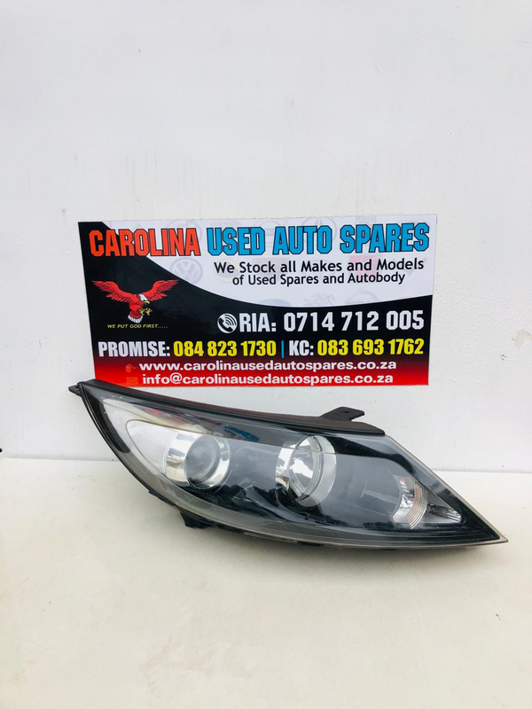 Kia Sportage right side halogen headlight