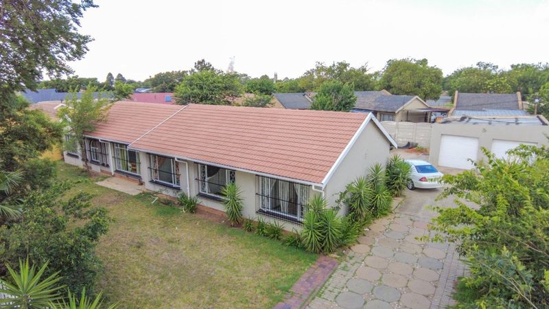 Immaculate 3 Bedroom home in Mackenzie Park