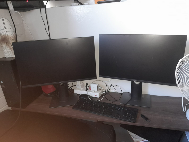 Dell desktop with two screens