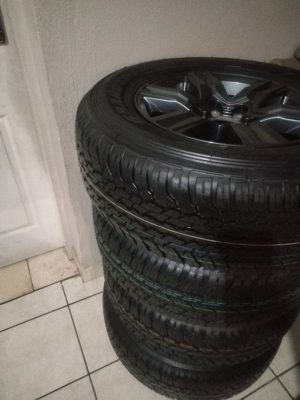 BRIDGESTONE DUELER Tyres 265 65R17 &amp; 17Inch TOYOTA FORTUNA Magrims 6Holes A Set Of Four On Sale.
