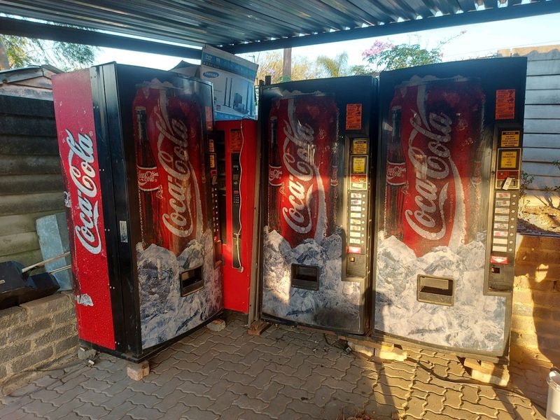 Vending machine without mother boards