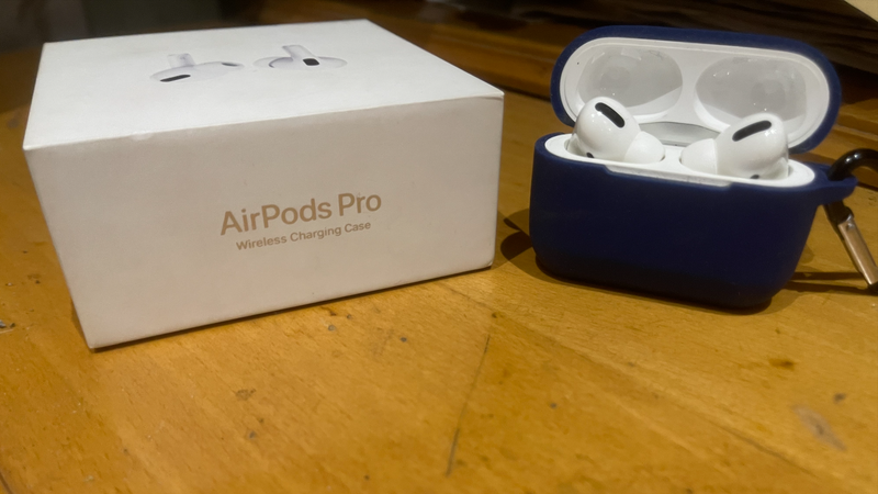 Apple AirPods Pro with wireless charging case and FREE CASE