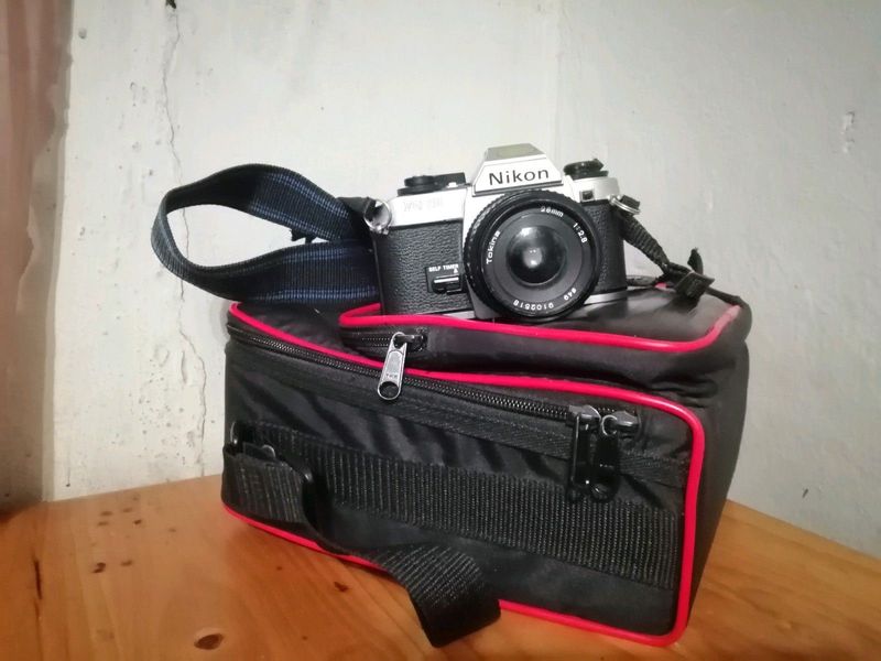 Nikon FG-20 Camera