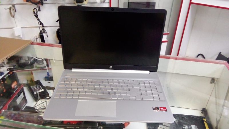 HP 10 10 condition AMD 5 5000 series, 8gb ram and 256gb SSD