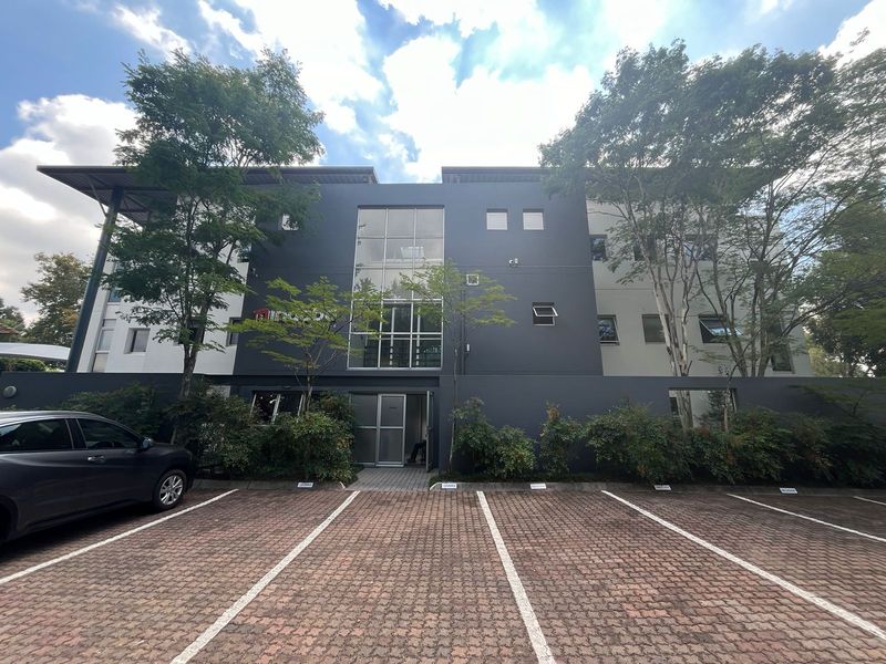 Incredible 150m2 unit to let in Bryanston!