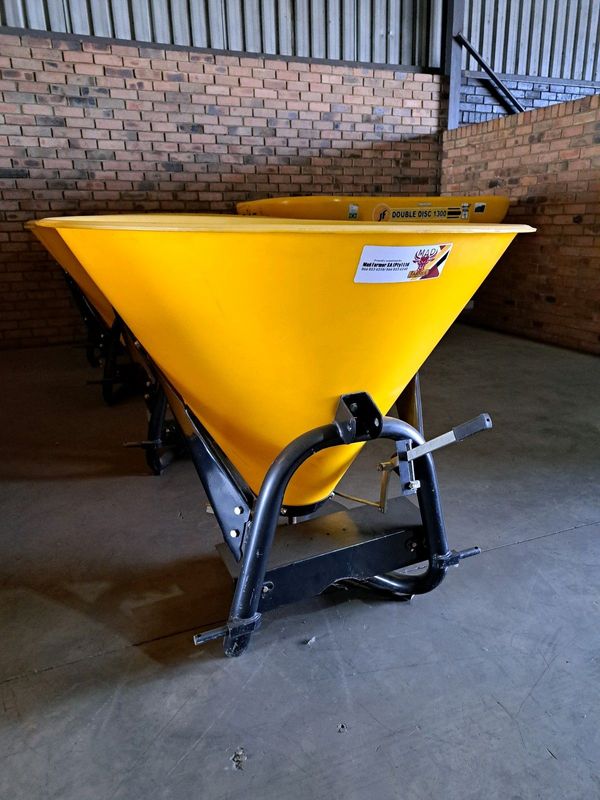 New MFSA 500l fertilizer spreaders available for sale at Mad Farmer SA