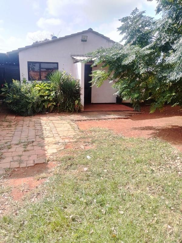 ENNERDALE EXT 1 PERFECTLY LOCATED PROPERTY CLOSE TO 3 SCHOOLS IE. POSEIDON AND ODIN PRIMARY PLUS ...