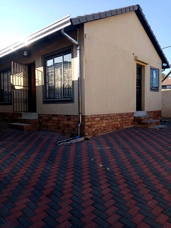 House for rental in Cosmo ext 8