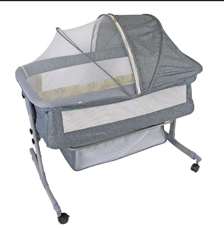 Co sleeper Bassinet R1000