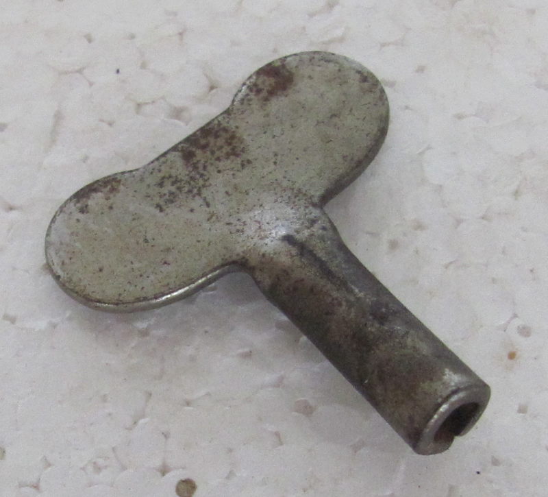 Vintage - Small Metal Wind Up Key