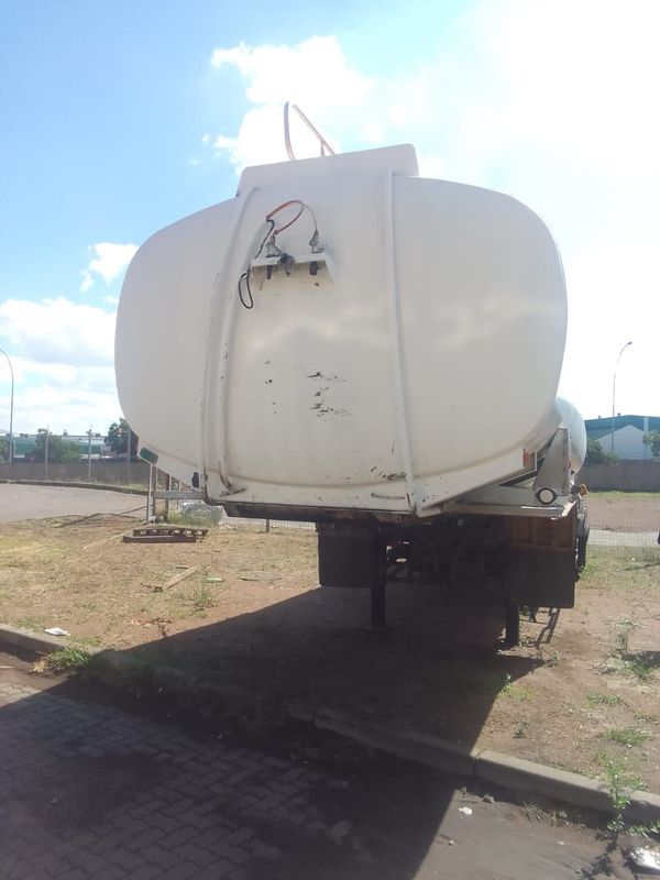 2004  - Tank Clinic 32000L Semi Fuel Tank for sale - Price includes new Tyres