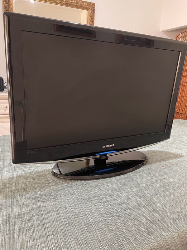 Samsung 32 inch LCD TV