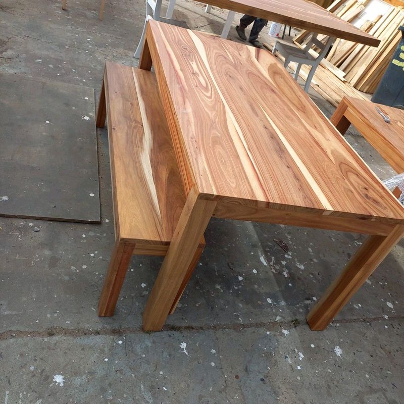 Dining room Tables for sale SOLIDWOOD KIAAT