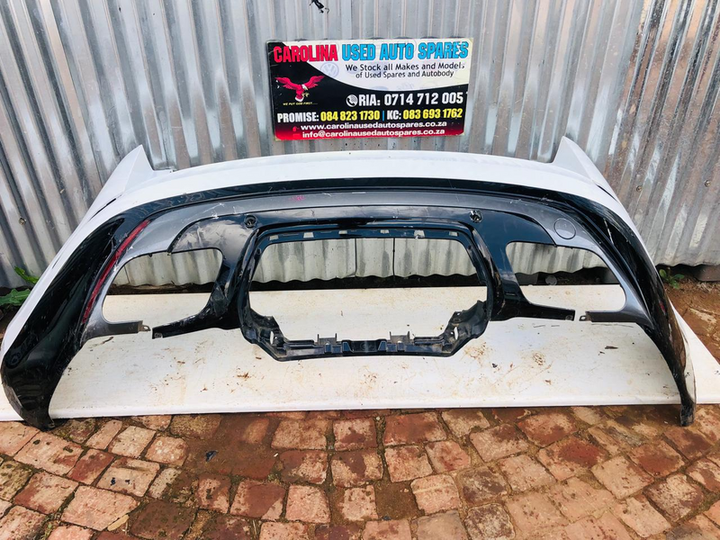 Range Rover Velar 5 Doors rear/back bumper with diffuser and moulding
