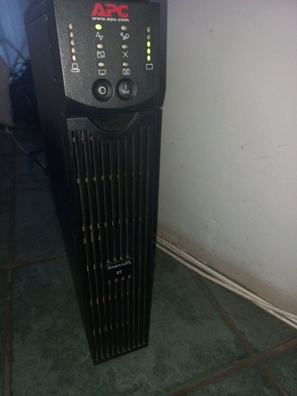 APC RT2000 SMART UPS