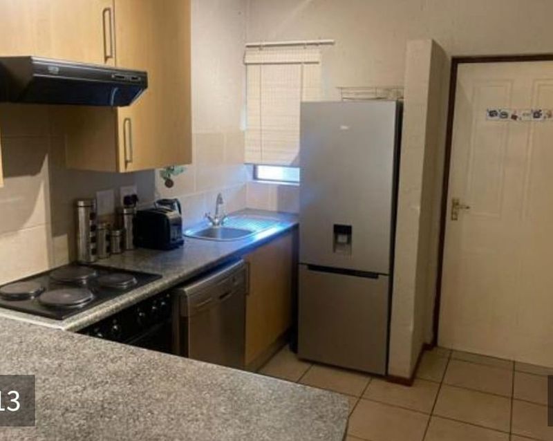 Ground floor Bachelor Unit to Rent in Lonehill