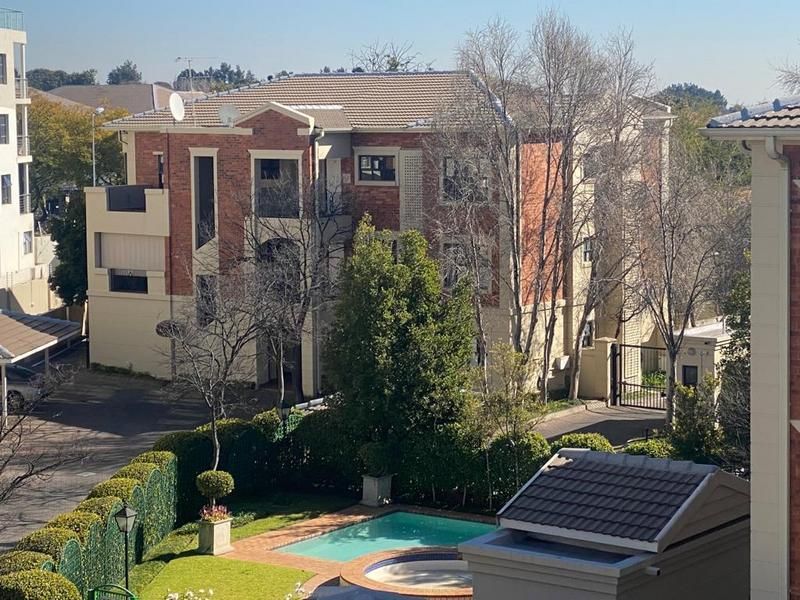 2nd Flr, 2 Bed 2 Bath apartment for sale in Bryanston