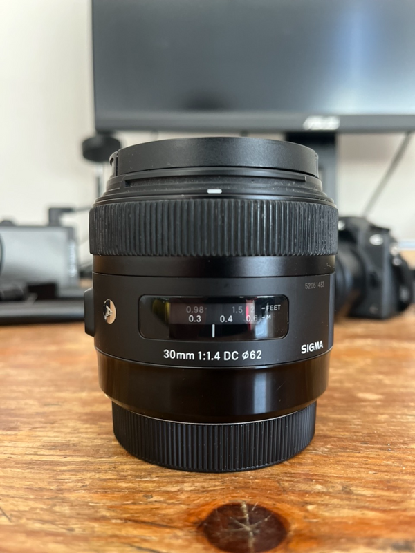 SIGMA 30mm F1.4 DC HSM ART LENS FOR CANON EF