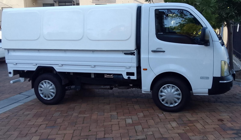 2015 Tata Super Ace Single Cab - with enclosed canopy and roof rack - R80000