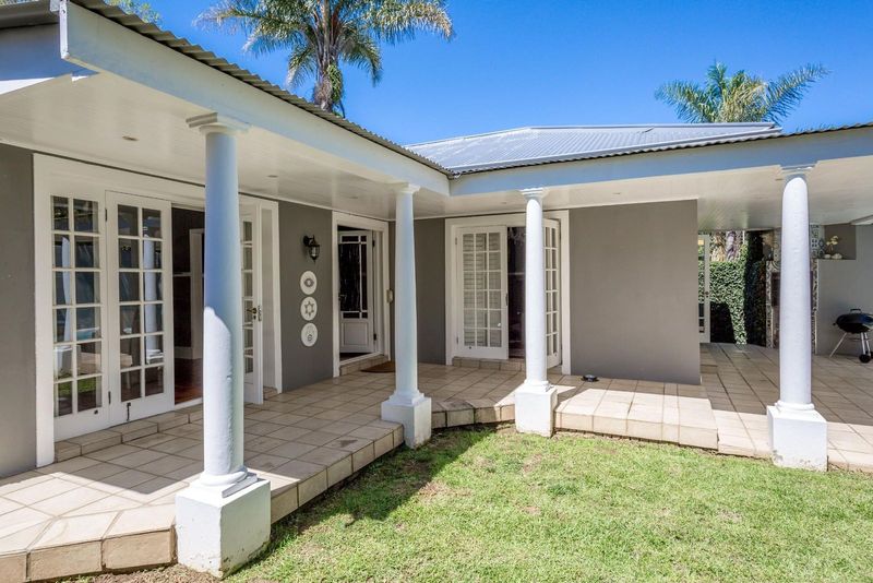 Three bedroom house with cottage available for rent in Parkhurst