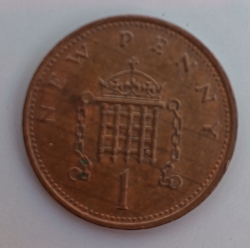 1981 United Kingdom 1 New Penny Elizabeth II (1952 - 2022 ) 2nd Portrait Coin For Sale.