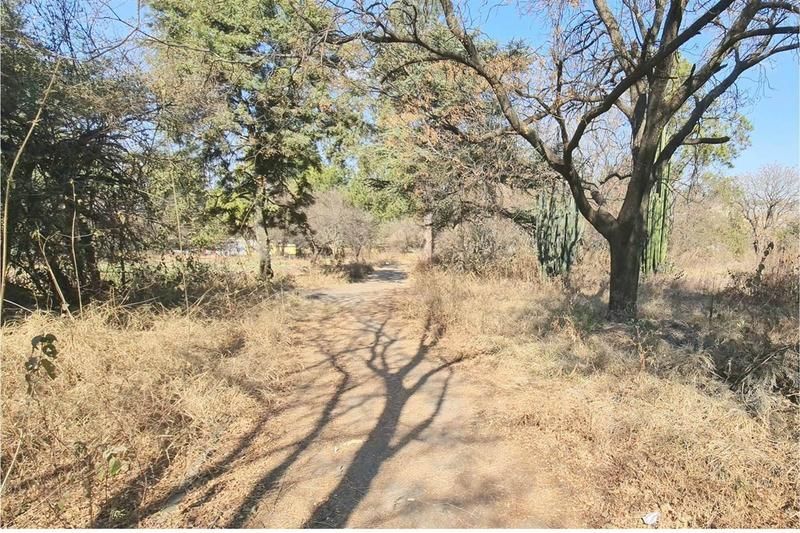 Spacious Land available in Bloubosrand ( 1.9 ha )