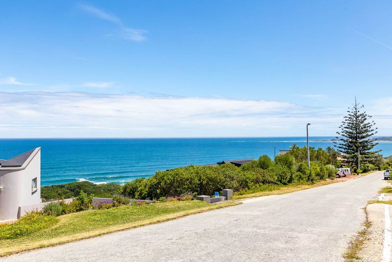 Secure and Serene Haven with Mesmerising Ocean Views in Brenton On Sea