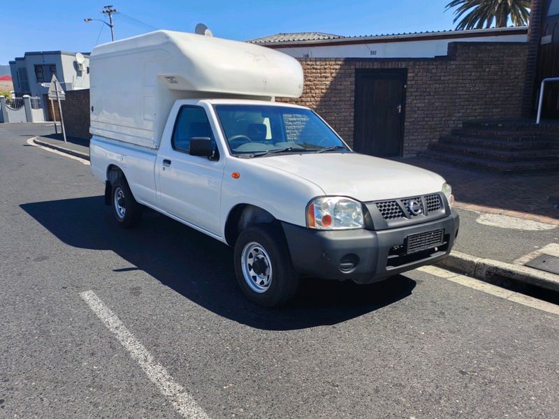 NISSAN NP300 2016 AT A BARGAIN PRICE