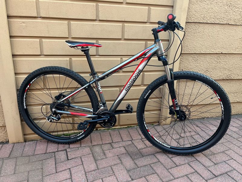 Mongoose Tyax 29” Mountain bike