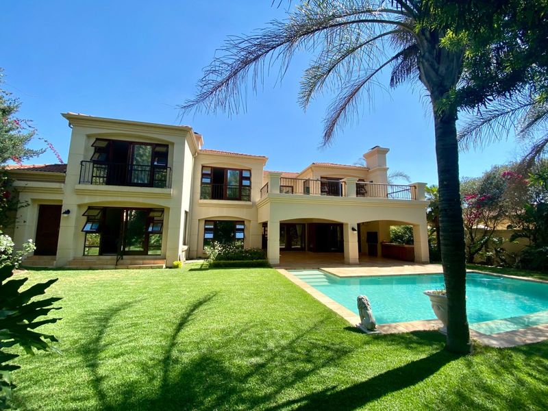 5 Bedroom townhouse-villa in Bryanston East For Sale