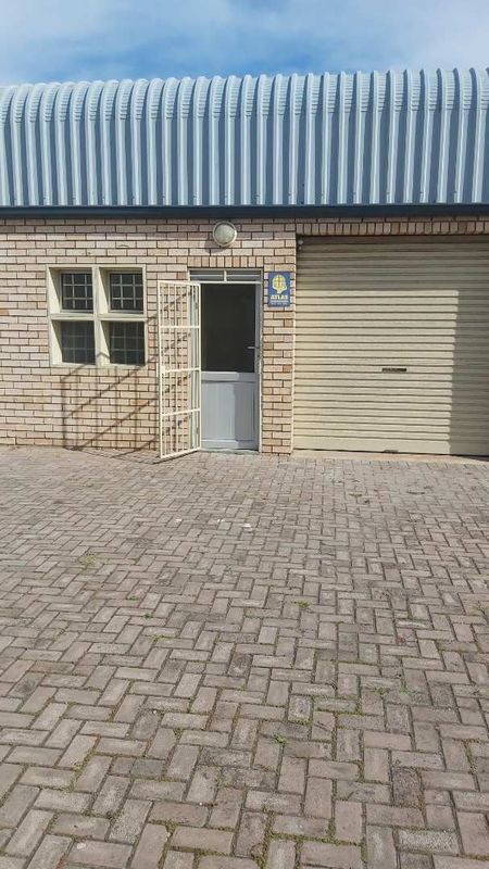 Light industrial property to let in Walmer