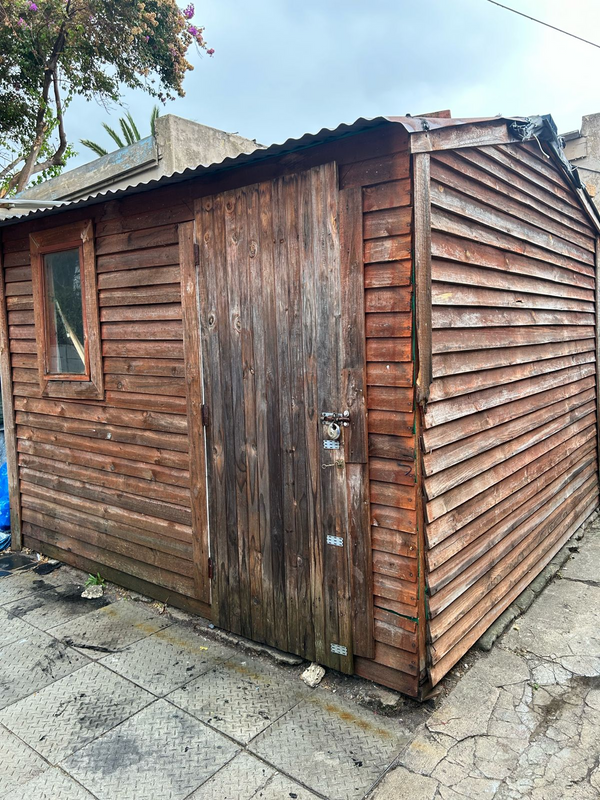 Wendy house for sale - R2500